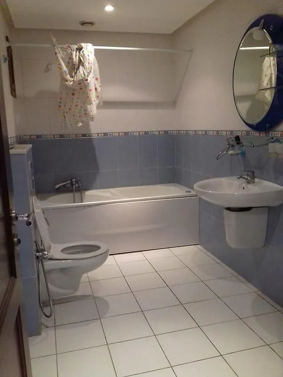 Villa Benzineb Immo Cite Khadra Tunis 0*,