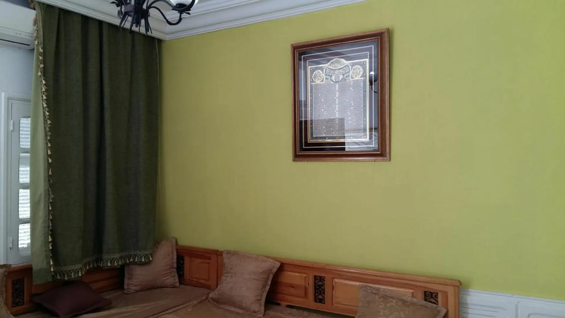 Villa Benzineb Immo Cite Khadra Tunis Ferienhaus